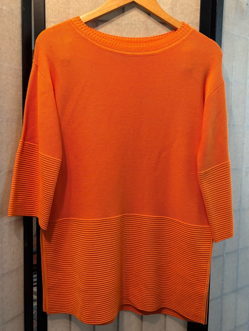 ST. JOHN Wool Blend Ribbed Knit Boatneck Tunic Top, Side Slits, Luxury